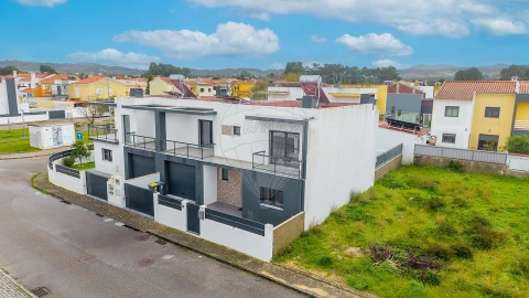 Moradia T3 para Venda em Azeitão (São Lourenço e São Simão)