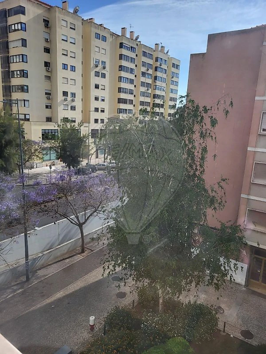 Apartamento T2 para Arrendamento em Sacavém e Prior Velho Foto 5
