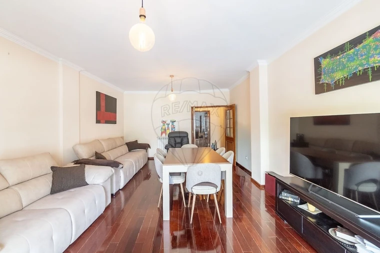 Apartamento T3 para Venda em São João da Madeira Foto 2
