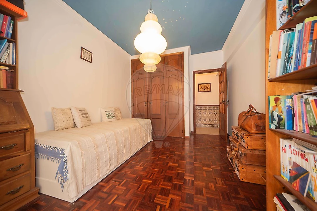 Apartamento T3 para Venda em Massamá e Monte Abraão Foto 38
