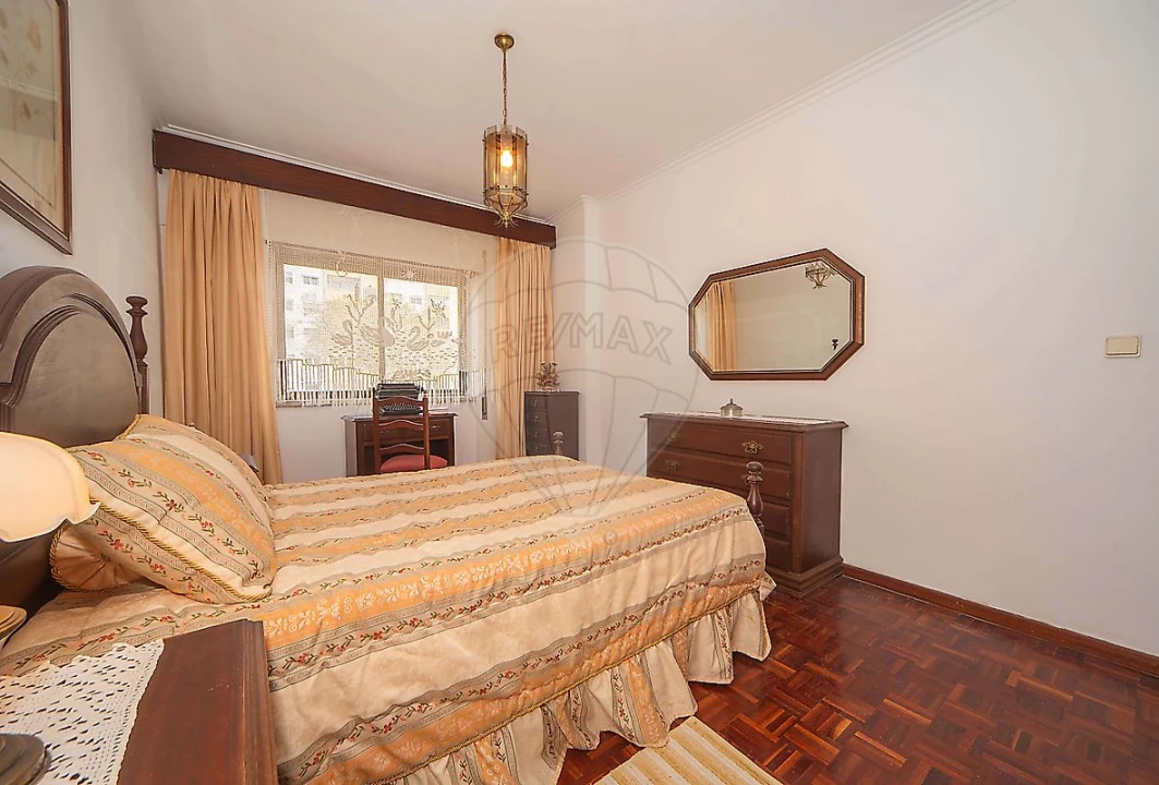 Apartamento T3 para Venda em Massamá e Monte Abraão Foto 14