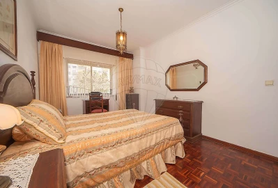 Apartamento T3 para Venda em Massamá e Monte Abraão