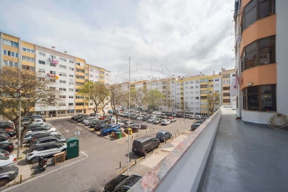 Apartamento T3 para Venda em Massamá e Monte Abraão