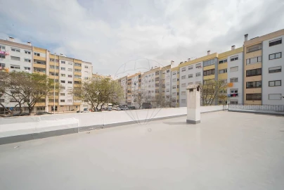 Apartamento T3 para Venda em Massamá e Monte Abraão