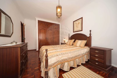Apartamento T3 para Venda em Massamá e Monte Abraão