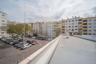 Apartamento T3 para Venda em Massamá e Monte Abraão