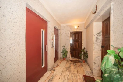 Apartamento T3 para Venda em Massamá e Monte Abraão