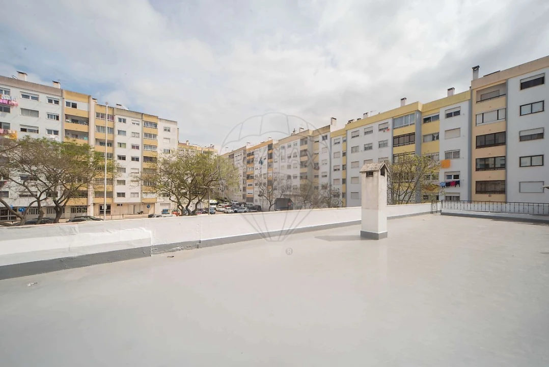 Apartamento T3 para Venda em Massamá e Monte Abraão Foto 33