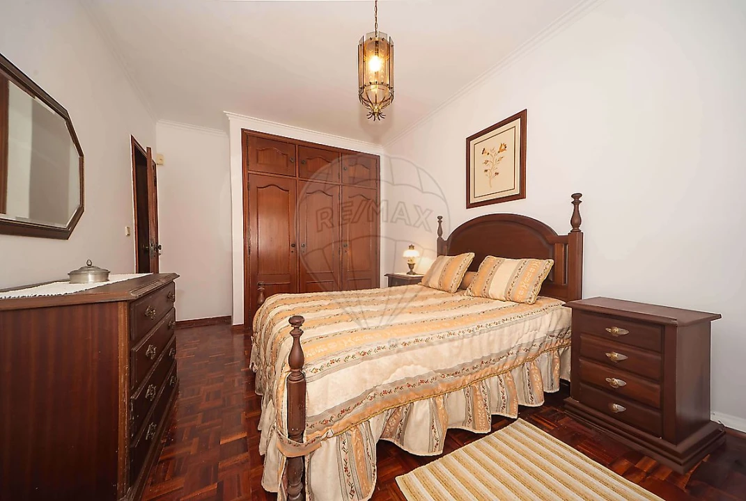 Apartamento T3 para Venda em Massamá e Monte Abraão Foto 16
