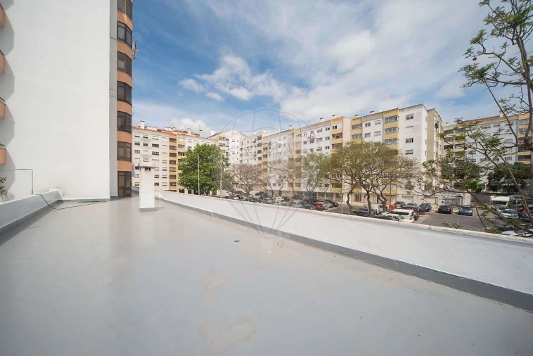 Apartamento T3 para Venda em Massamá e Monte Abraão Foto 39