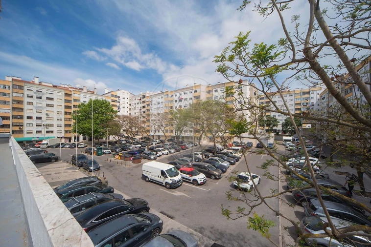 Apartamento T3 para Venda em Massamá e Monte Abraão Foto 41