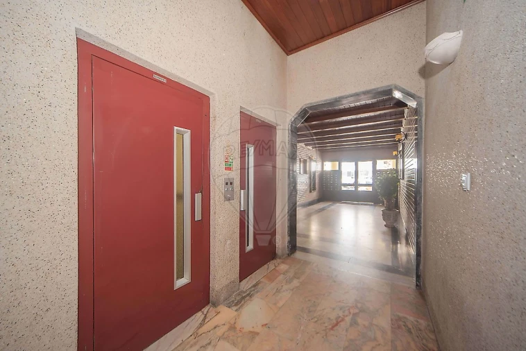 Apartamento T3 para Venda em Massamá e Monte Abraão Foto 3