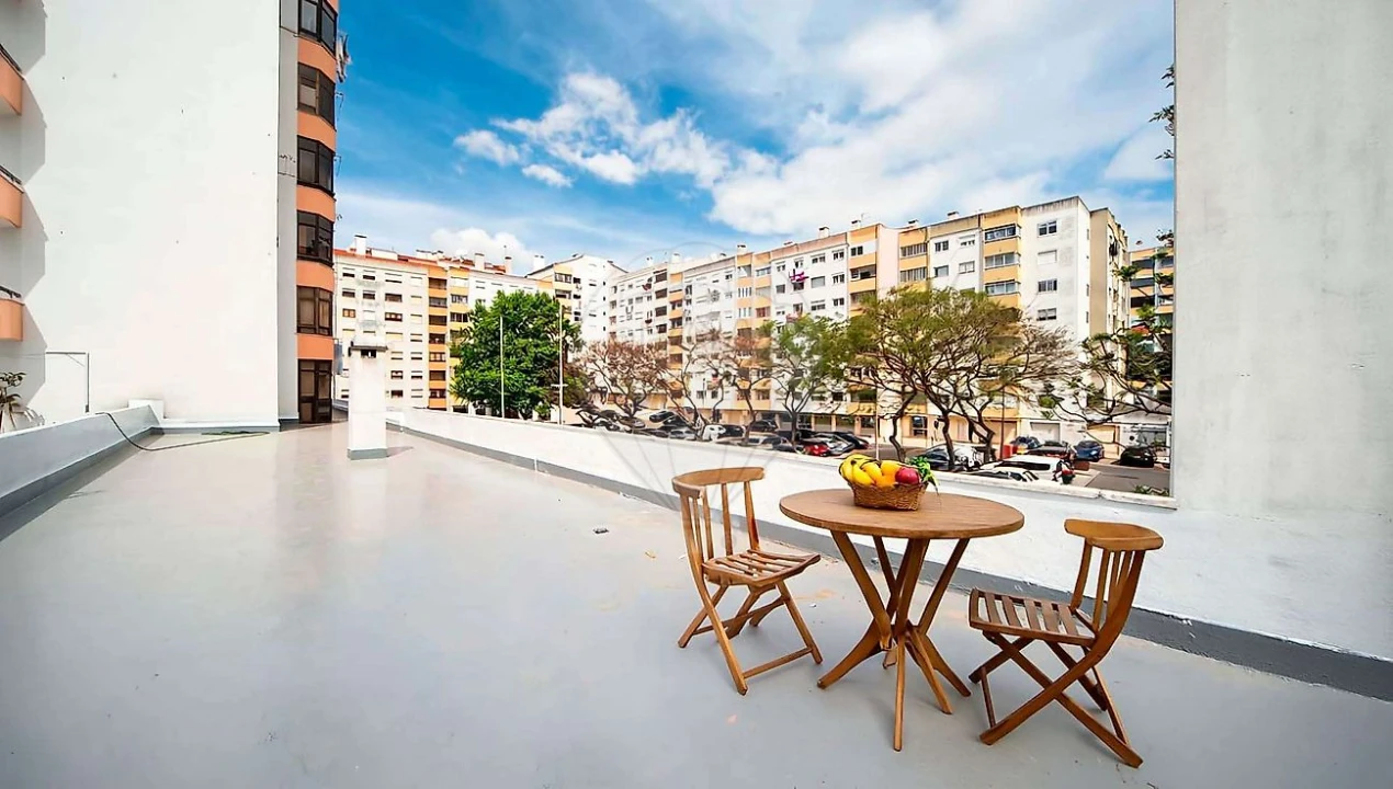 Apartamento T3 para Venda em Massamá e Monte Abraão Foto 36