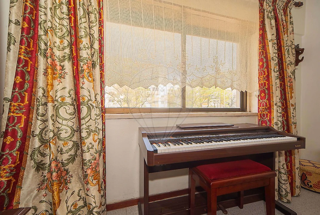 Apartamento T3 para Venda em Massamá e Monte Abraão Foto 18