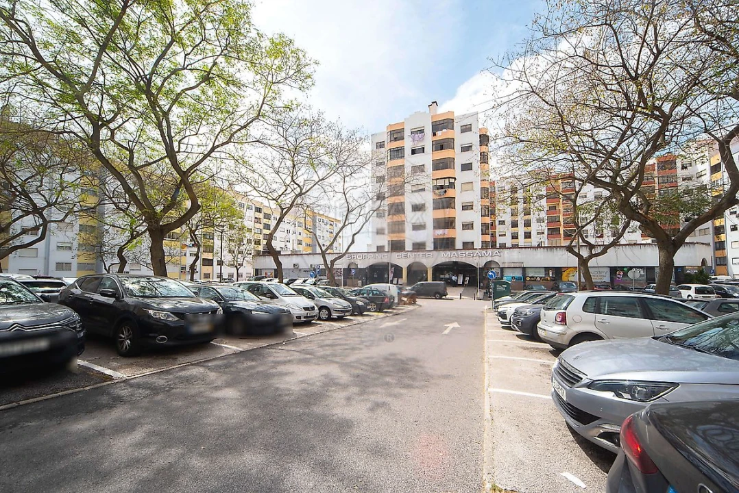 Apartamento T3 para Venda em Massamá e Monte Abraão Foto 5