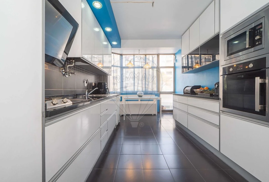 Apartamento T3 para Venda em Massamá e Monte Abraão Foto 23