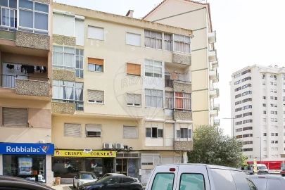Apartamento T2 para Venda em Sacavém e Prior Velho