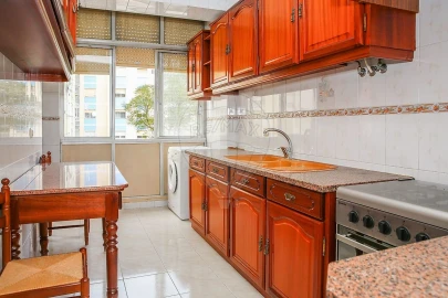 Apartamento T2 para Venda em Sacavém e Prior Velho