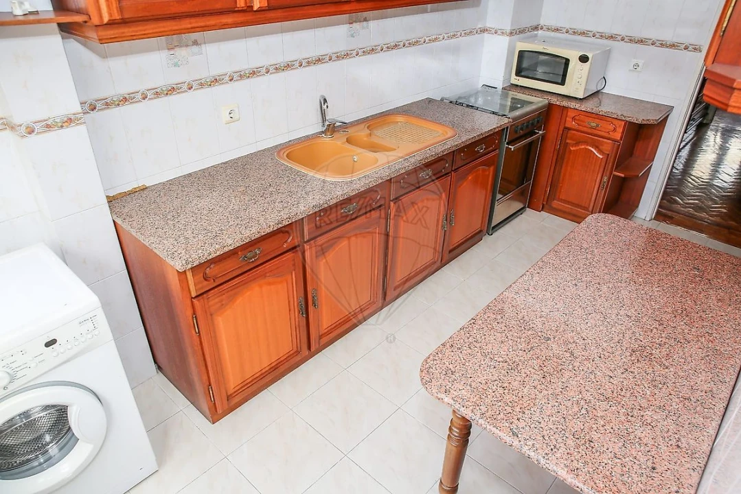 Apartamento T2 para Venda em Sacavém e Prior Velho Foto 31