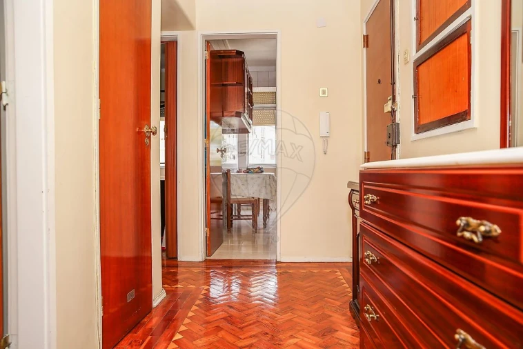 Apartamento T2 para Venda em Sacavém e Prior Velho Foto 34