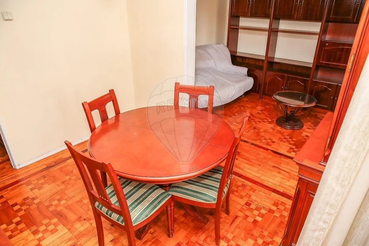 Apartamento T2 para Venda em Sacavém e Prior Velho Foto 2
