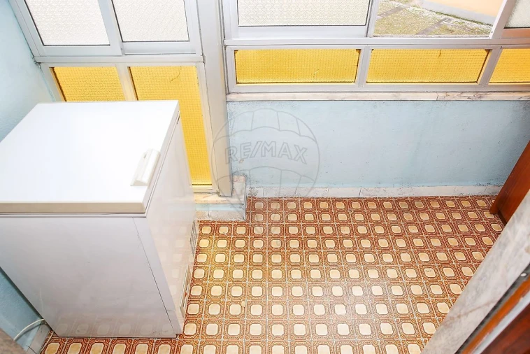 Apartamento T2 para Venda em Sacavém e Prior Velho Foto 5