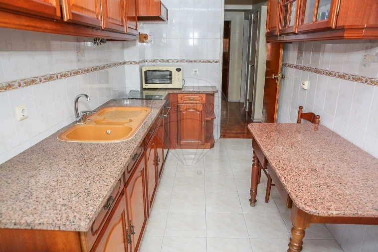 Apartamento T2 para Venda em Sacavém e Prior Velho Foto 23