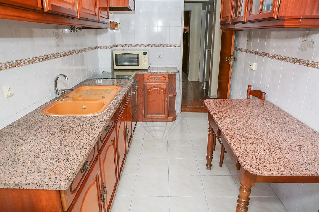 Apartamento T2 para Venda em Sacavém e Prior Velho Foto 28