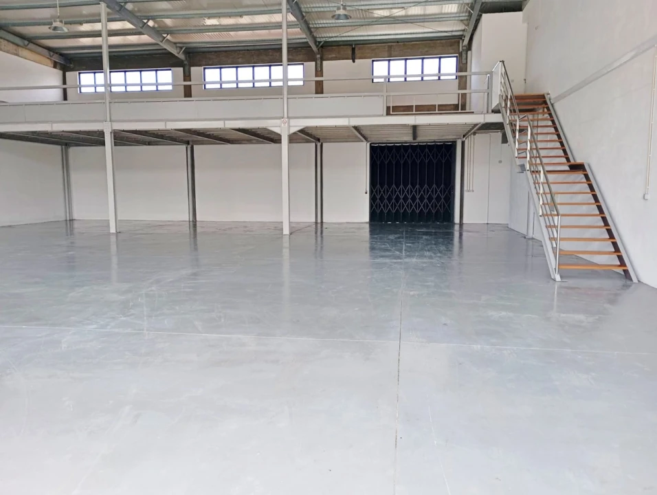 Armazém para Arrendamento em Modivas Foto 2