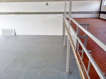 Armazém para Arrendamento em Modivas
