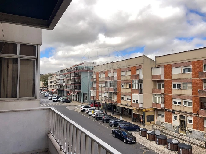 Apartamento T2 para Arrendamento em Odivelas Foto 6