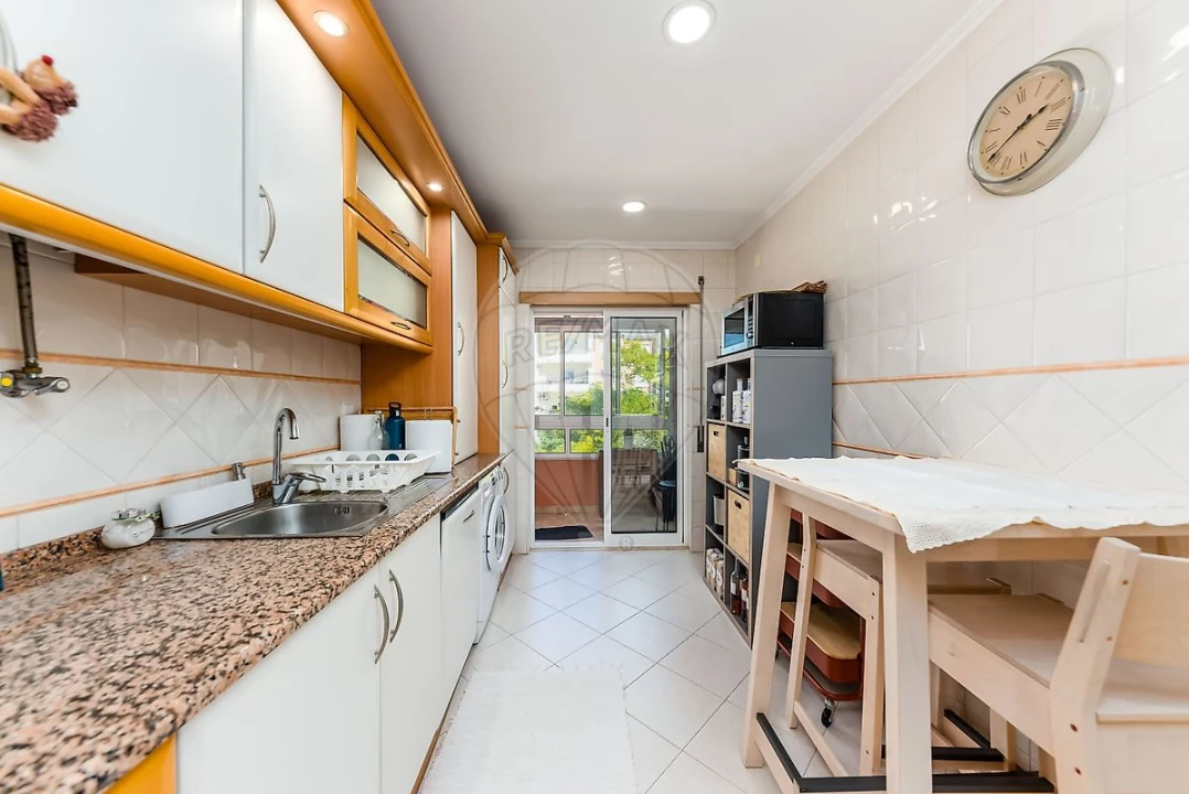 Apartamento T2 para Venda em Charneca de Caparica e Sobreda Foto 11