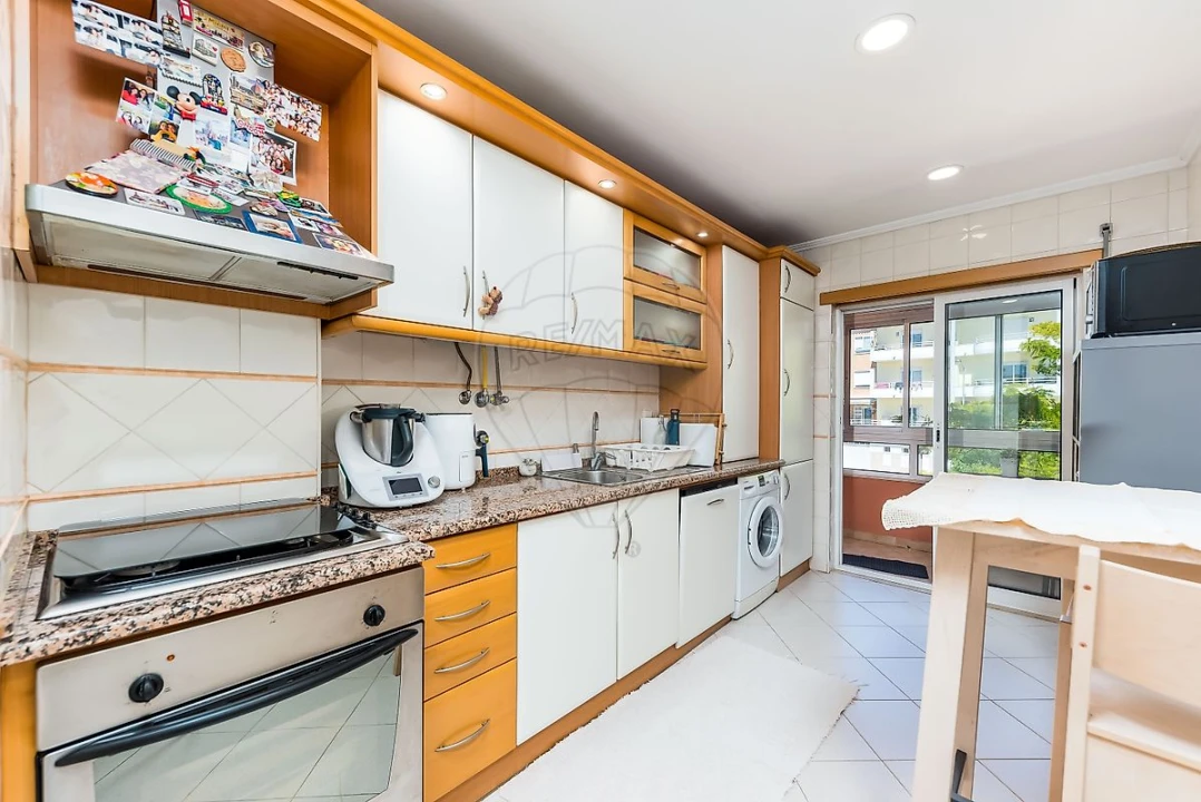 Apartamento T2 para Venda em Charneca de Caparica e Sobreda Foto 10