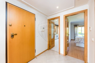 Apartamento T2 para Venda em Charneca de Caparica e Sobreda