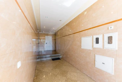Apartamento T2 para Venda em Charneca de Caparica e Sobreda