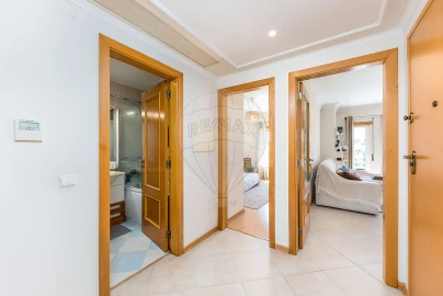 Apartamento T2 para Venda em Charneca de Caparica e Sobreda