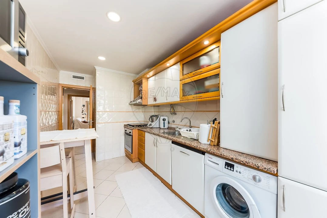 Apartamento T2 para Venda em Charneca de Caparica e Sobreda Foto 12