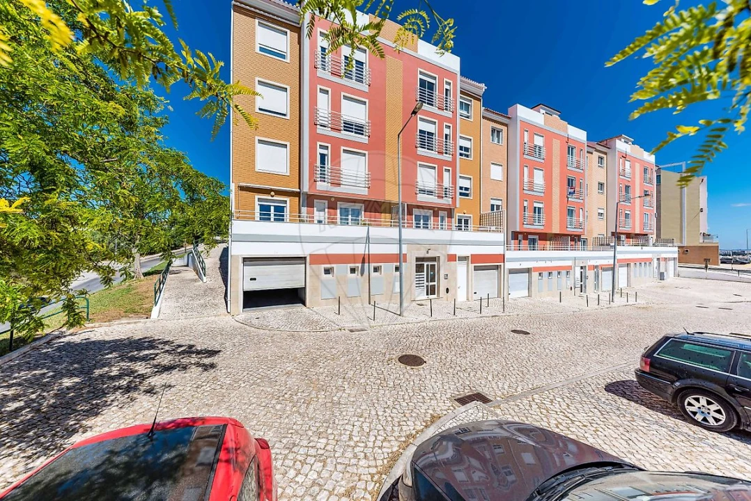 Apartamento T2 para Venda em Charneca de Caparica e Sobreda Foto 13