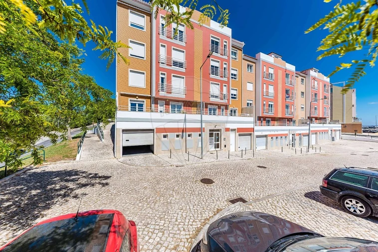 Apartamento T2 para Venda em Charneca de Caparica e Sobreda Foto 13