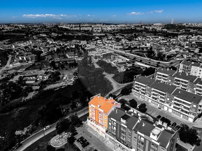 Apartamento T2 para Venda em Charneca de Caparica e Sobreda Foto 2