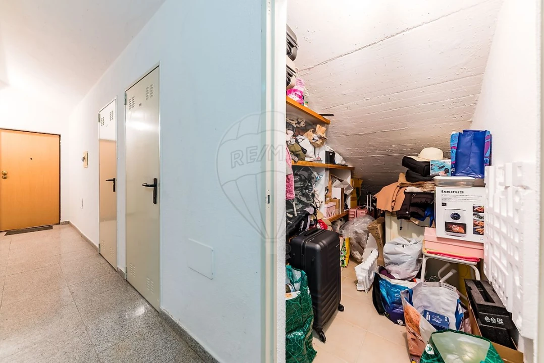 Apartamento T2 para Venda em Charneca de Caparica e Sobreda Foto 6