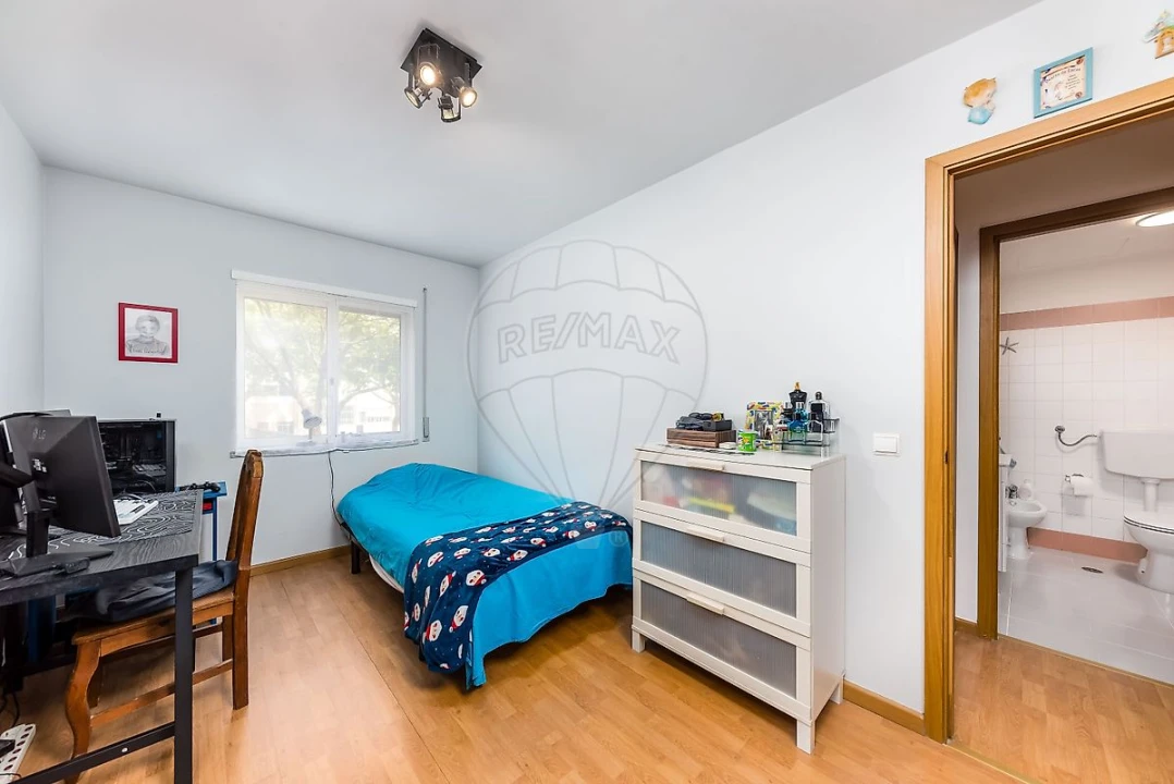 Apartamento T2 para Venda em Caparica e Trafaria Foto 13