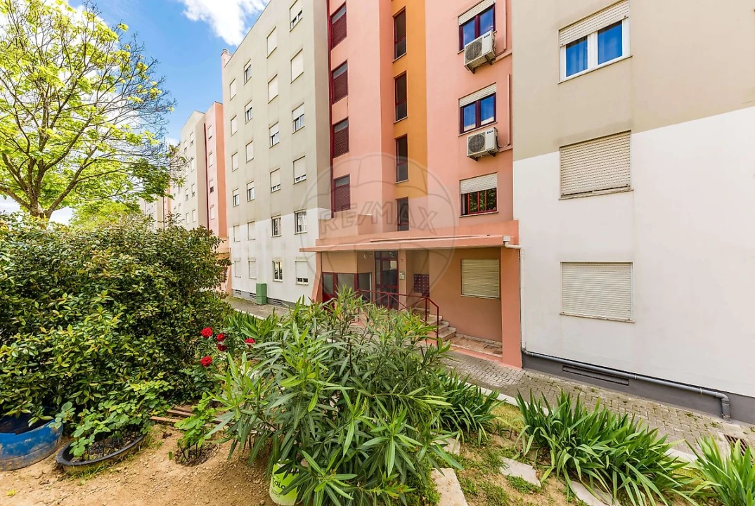 Apartamento T2 para Venda em Caparica e Trafaria Foto 9