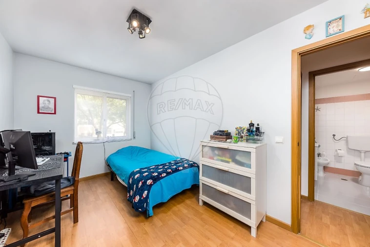 Apartamento T2 para Venda em Caparica e Trafaria Foto 13