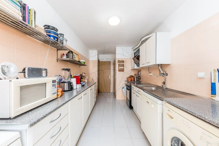 Apartamento T2 para Venda em Caparica e Trafaria Foto 6