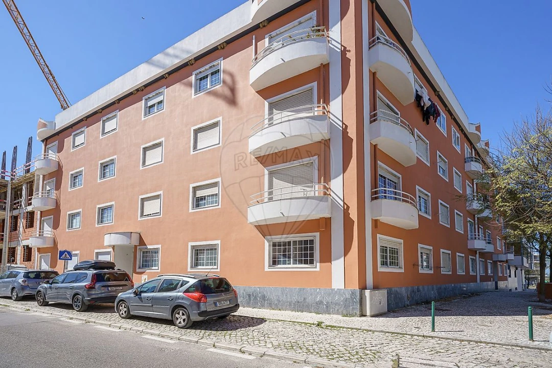 Apartamento T2 para Venda em Pinhal Novo Foto 2