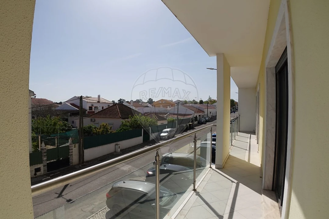 Apartamento T4 para Venda em Pinhal Novo Foto 26