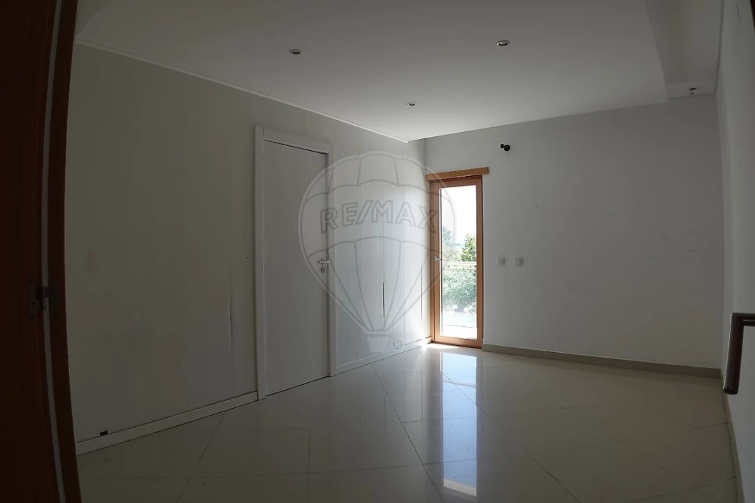 Apartamento T4 para Venda em Pinhal Novo Foto 12