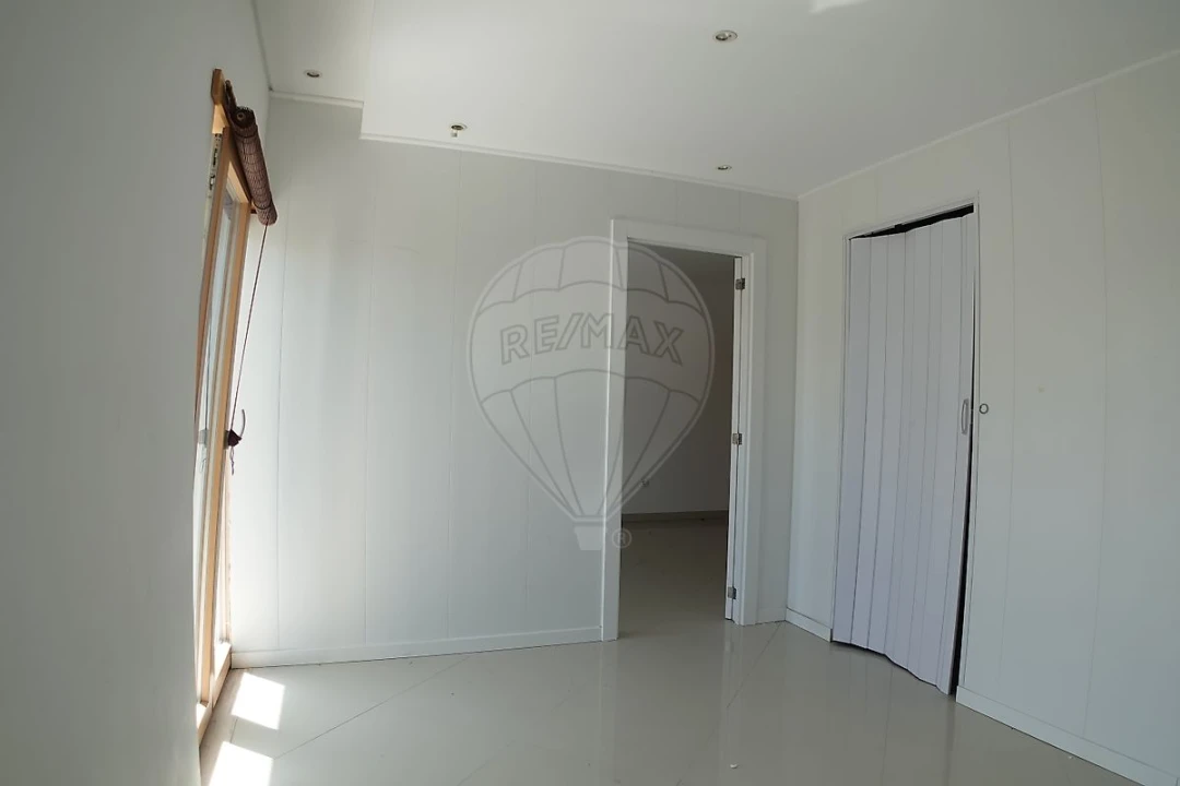 Apartamento T4 para Venda em Pinhal Novo Foto 6