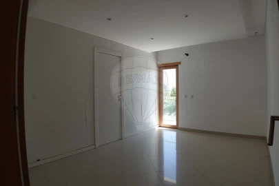 Apartamento T4 para Venda em Pinhal Novo